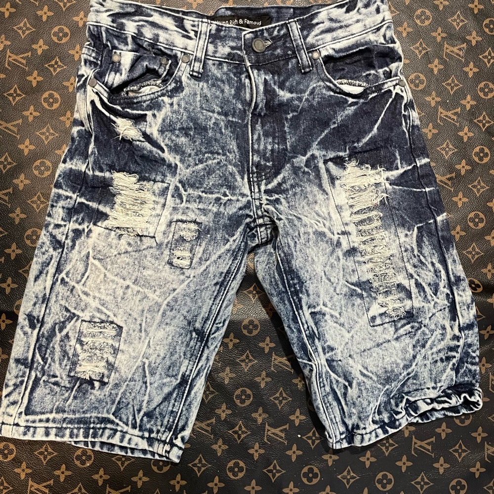 Young rich and famous New York city jean shorts size 16